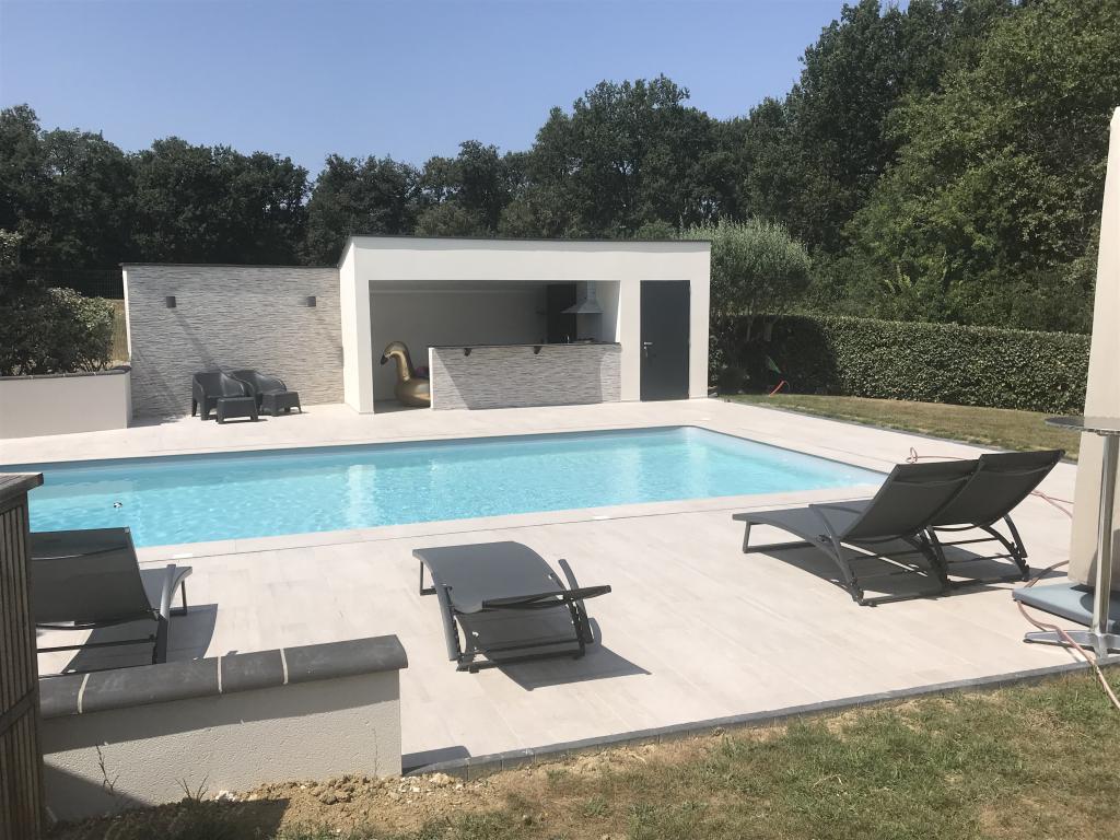 Réalisation d'un pool house de piscine  dans le 31 